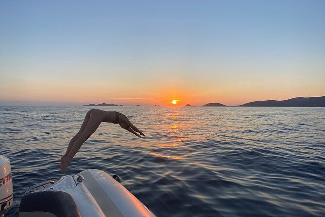 sunset-boat-cruise-with-aperitif-at-the-sanguinary-islands