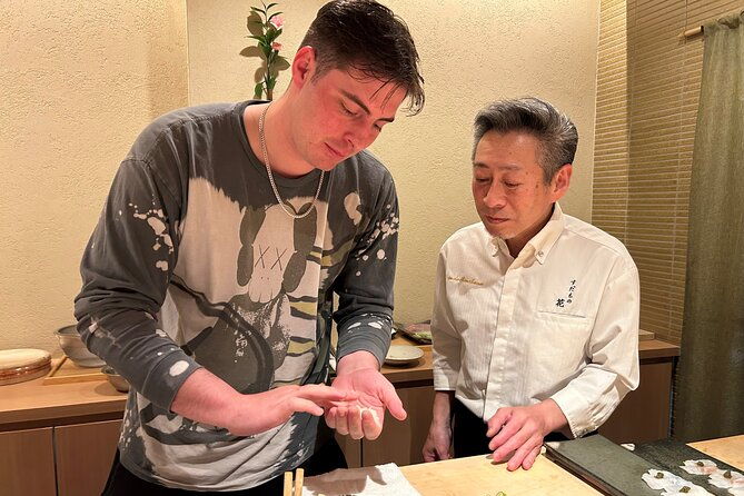 sushi-making-experience-at-restaurant