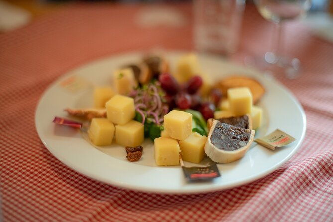 swiss-cheese-chocolates-and-mountains-small-group-tour-from-zurich