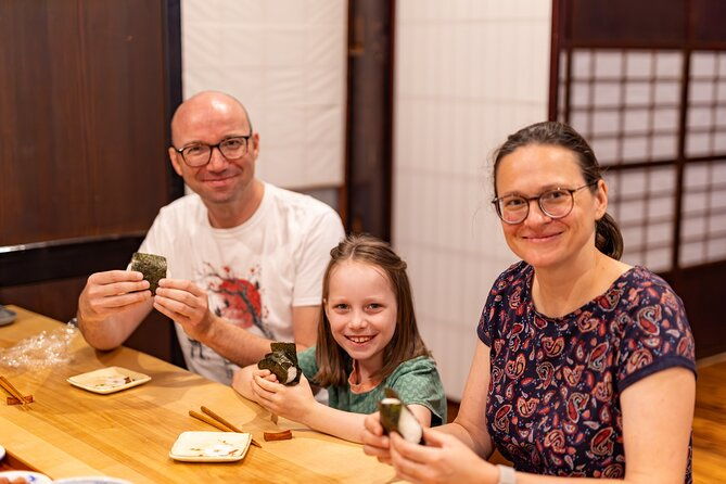 takayama-onigiri-rice-ball-and-miso-soup-making
