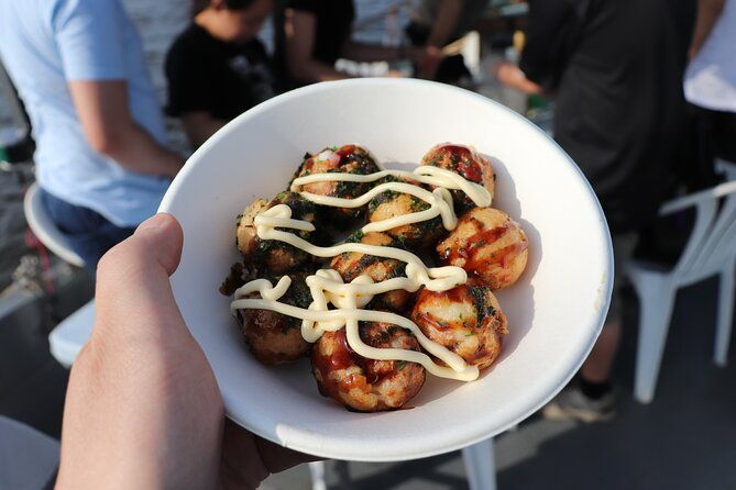takoyaki-cooking-experience-in-osaka-bay-by-cruise