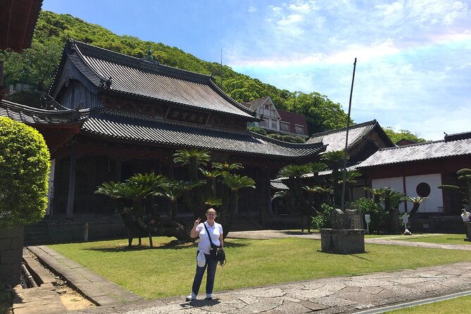 taste-local-life-nagasakis-historical-street-walking-tour