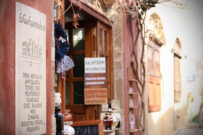 taste-the-best-monemvasia-has-to-offer-wine-liquors-olive-oil-bee-honey