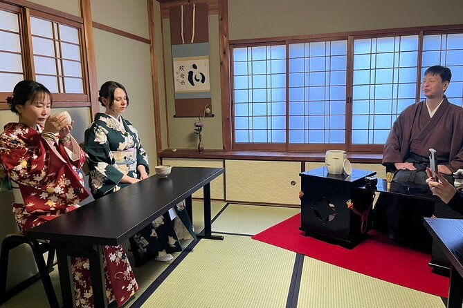 tea-ceremony-in-100-years-old-townhouse-with-tables-and-chairs
