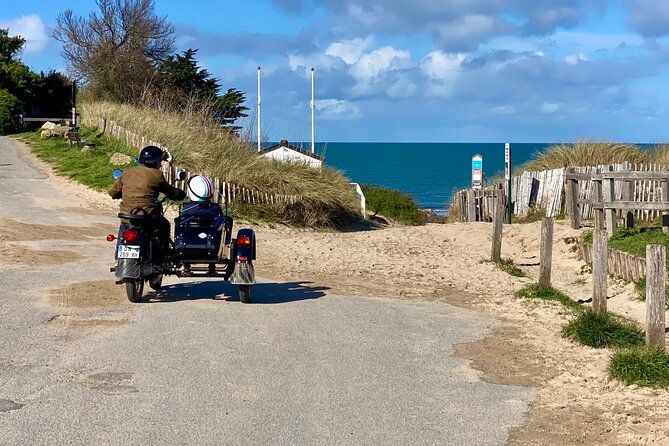 the-emerald-coast-and-cancale-in-vintage-sidecar-with-driver