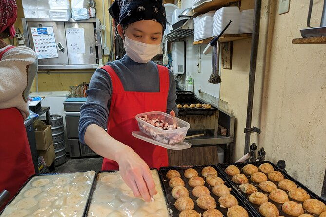tokyo-night-tour-lets-eat-up-in-uenos-ameyoko-market-2