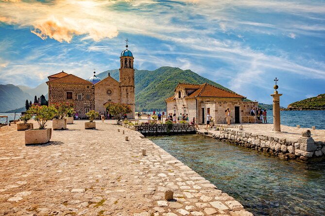 tour-kotor-perast-old-town-island-our-lady-of-the-rocks-every-2-hours