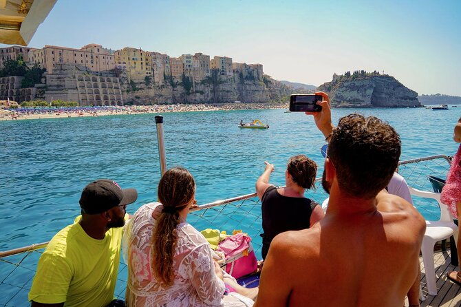 tour-of-the-costa-degli-dei-by-boat-3-hours-with-aperitif-included