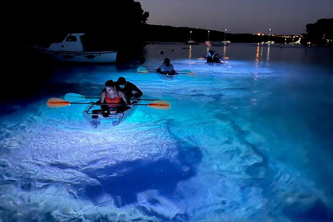 transparent-kayak-night-glow-experience-from-pula