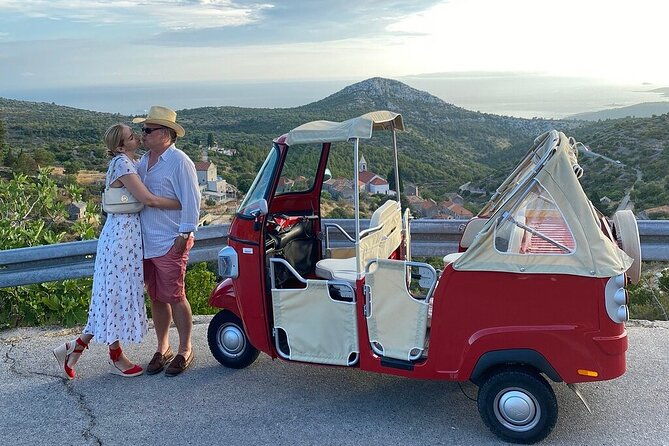 tuk-tuk-sightseeing-tour-of-hvar