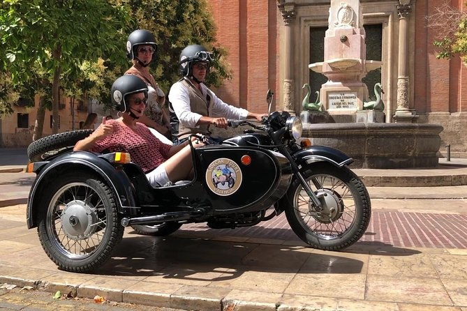 valencia-highlights-on-a-vintage-sidecar-with-local-driver