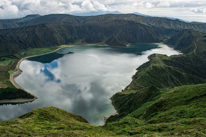 van-tour-lagoa-do-fogo