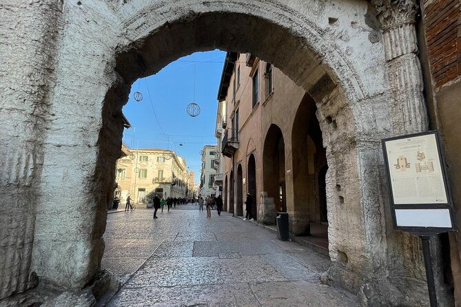 verona-small-group-walking-tour-with-cable-car-and-arena-tickets
