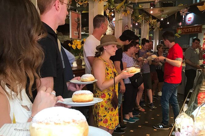vienna-dessert-tour-homemade-cakes-strudels-hidden-caffes