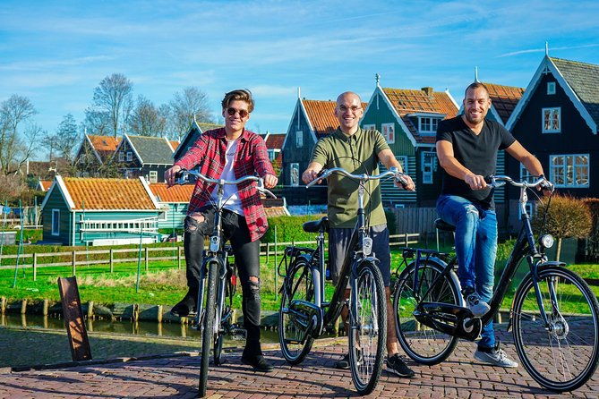volendam-e-bike-rental-with-suggested-countryside-and-fisherman-village-route