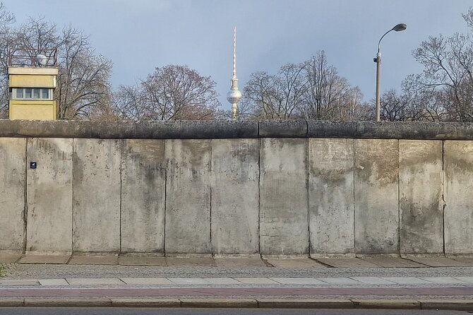walking-on-the-wall-3-hour-tour-in-berlin