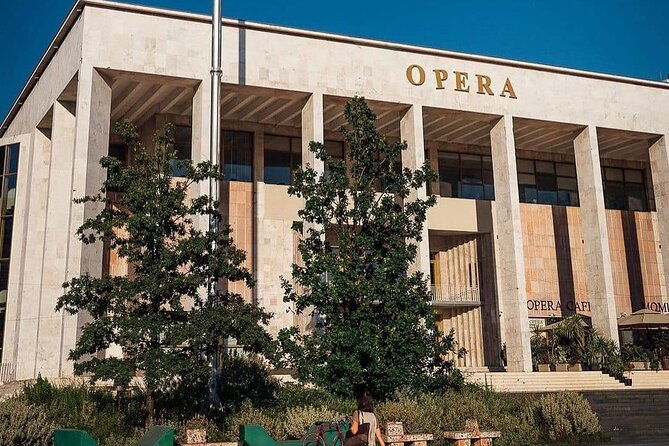 walking-tour-of-tirana