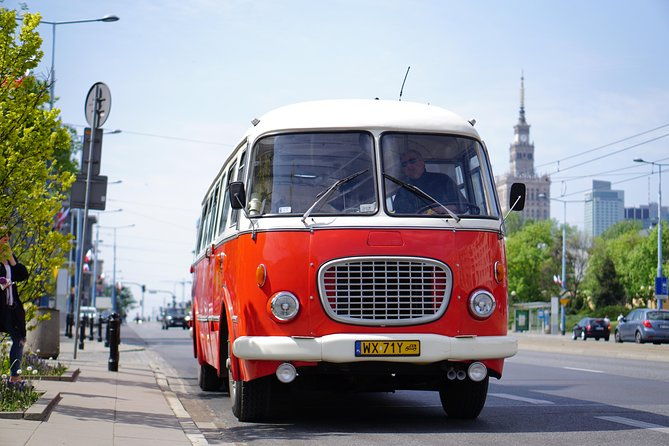 warsaw-city-sightseeing-in-a-retro-bus