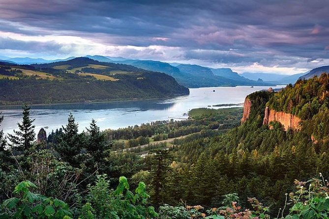 waterfalls-wine-tour-multnomah-fallsvineyardshood-river-combo