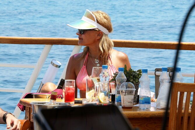 wave-dancer-sunshine-full-day-cruise-all-inclusive