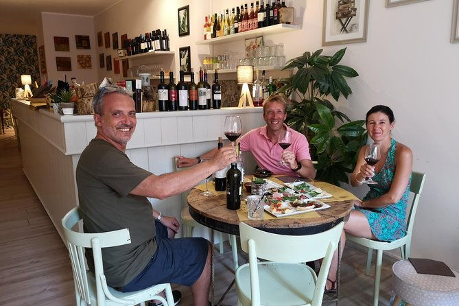 wine-and-food-tasting-experience-in-lecce-old-town