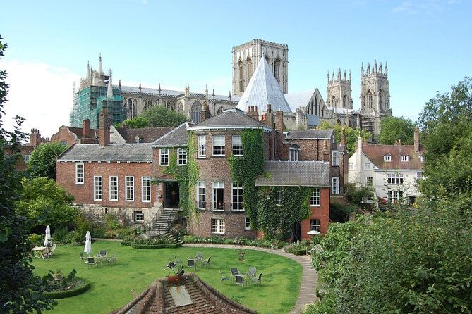 york-walls-private-walking-tour