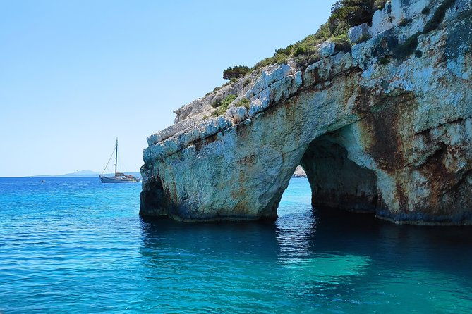 zakynthosvip-small-group-tour-shipwreck-blue-caves-viewpoint