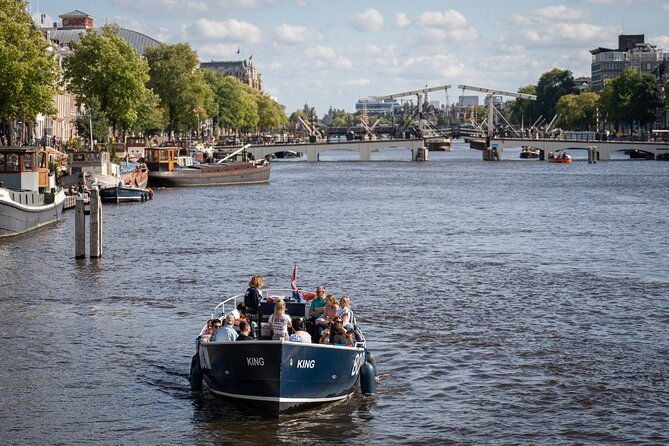 1-hour-canal-cruise-in-amsterdam