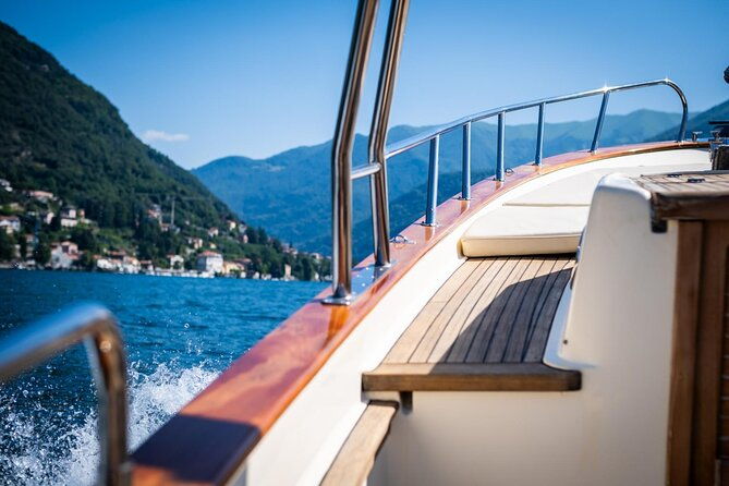 1h-private-cruise-on-a-beautiful-wooden-speedboat-on-lake-como