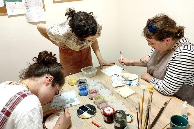 2-hours-private-painting-of-ceramics-in-osaka