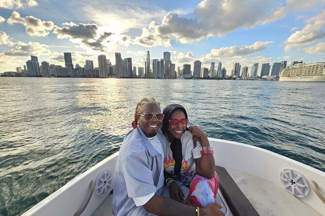 2-hrs-miami-private-boat-tour-with-cooler-ice-bluetooth-stereo