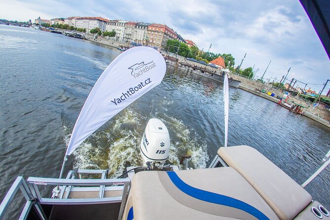 3-hours-prague-private-boat-cruise-beer-or-prosecco-unlimited-2