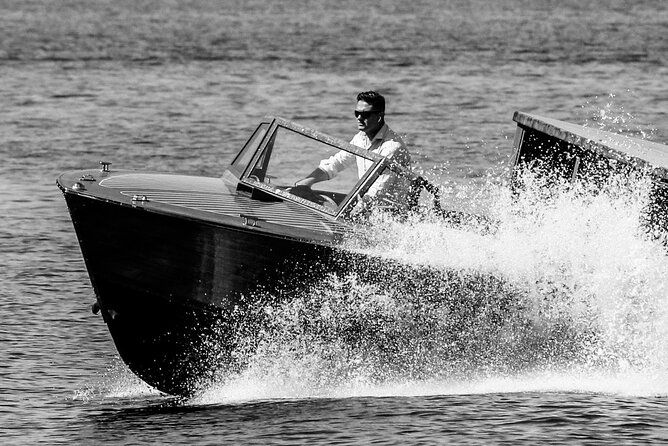 4-hours-private-tour-on-a-wooden-boat-como-bellagio-varenna-6-pax