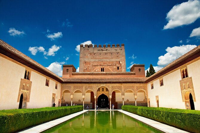 alhambra-generalife-skip-the-line-regular-group-including-nasrid-palaces