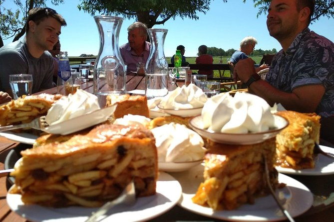 amsterdams-countryside-half-day-bike-tour-in-small-group