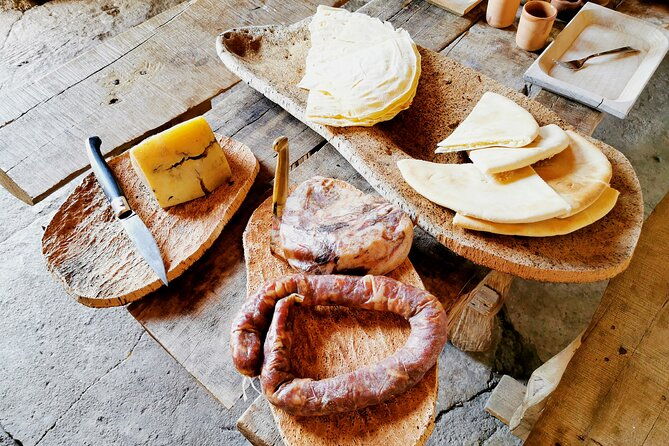 archeology-visit-to-a-vineyard-and-wine-and-pecorino-cheese-tasting