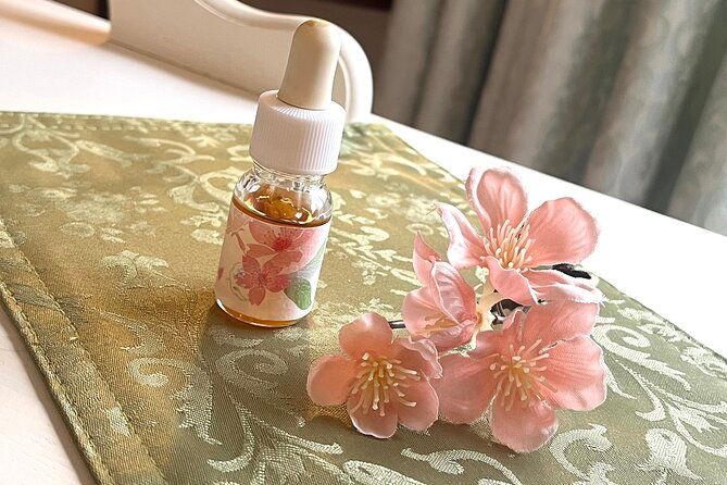 aroma-massage-with-cherry-blossom-infused-oil