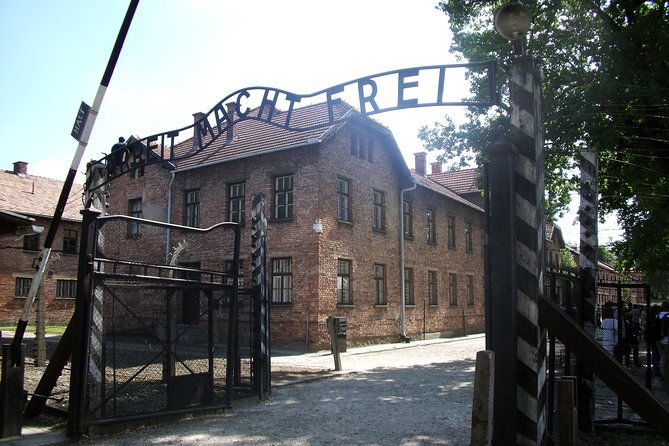 auschwitz-birkenau-museum-and-salt-mine-all-inclusive-day-trip-with-local-guides