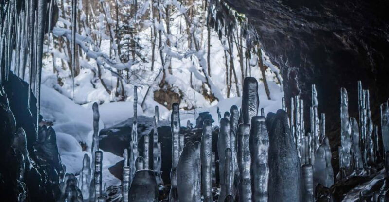 bamboo-ice-cave-snowshoe-to-see-a-natural-phenomenon