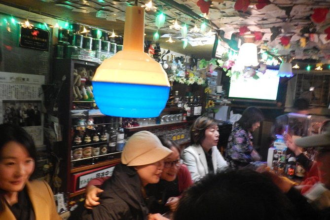 bar-hopping-with-local-food-with-a-guide