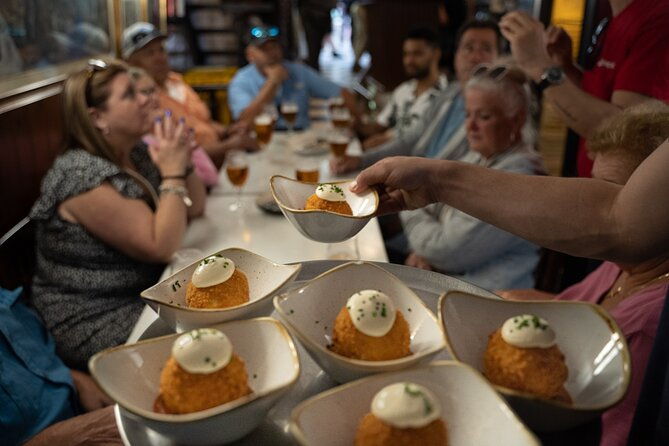 barcelona-old-town-evening-food-tour-with-8-tapas-4-drinks