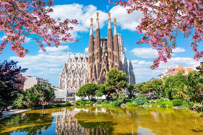 barcelona-scavenger-hunt-and-sights-self-guided-tour