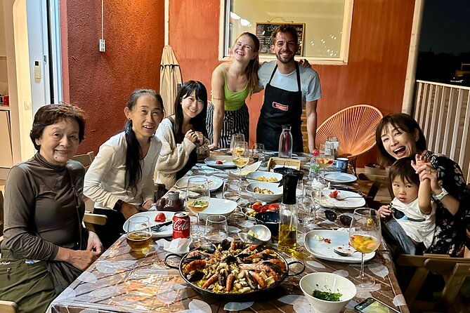 bbq-paella-in-a-penthouse-terrace-in-barcelona-with-a-chef