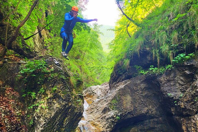 beginner-canyoning-tour-in-the-susec-canyon-bovec-slovenia