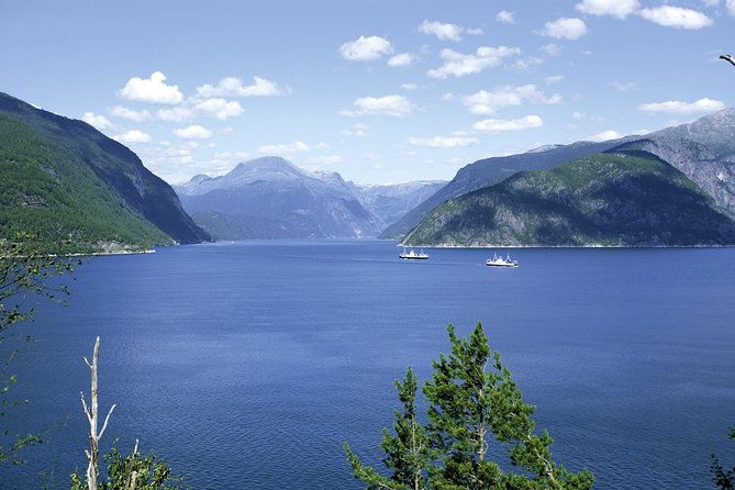 bergen-private-full-day-roundtrip-to-hardangerfjord-with-cruise