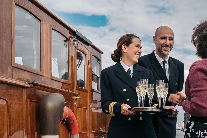 berlin-boat-sightseeing-tour-on-electrified-vintage-yacht