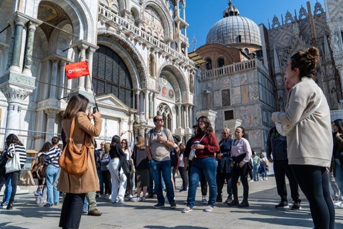 best-of-venice-saint-marks-basilica-doges-palace-with-guide-and-gondola-ride