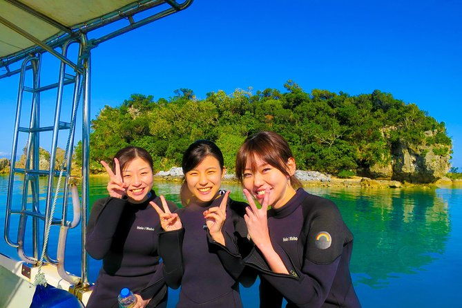 blue-cave-experience-diving-charter-system-boat-holding-i-am-very-satisfied-with-the-beautiful-facilities-of-the-shop