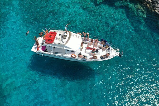 boat-cruise-to-navagio-shipwreck