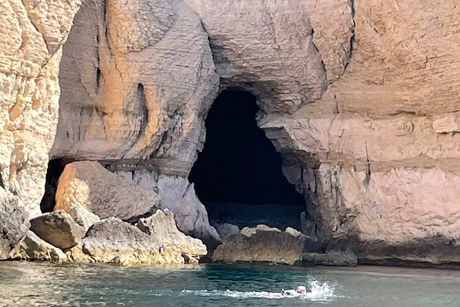 boat-excursion-to-the-gulf-of-cagliari-and-its-coves